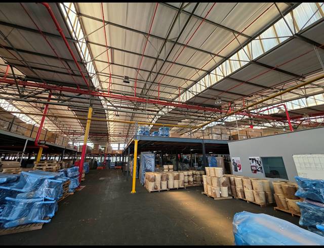 24,253M² WAREHOUSE TO LET IN STORMILL